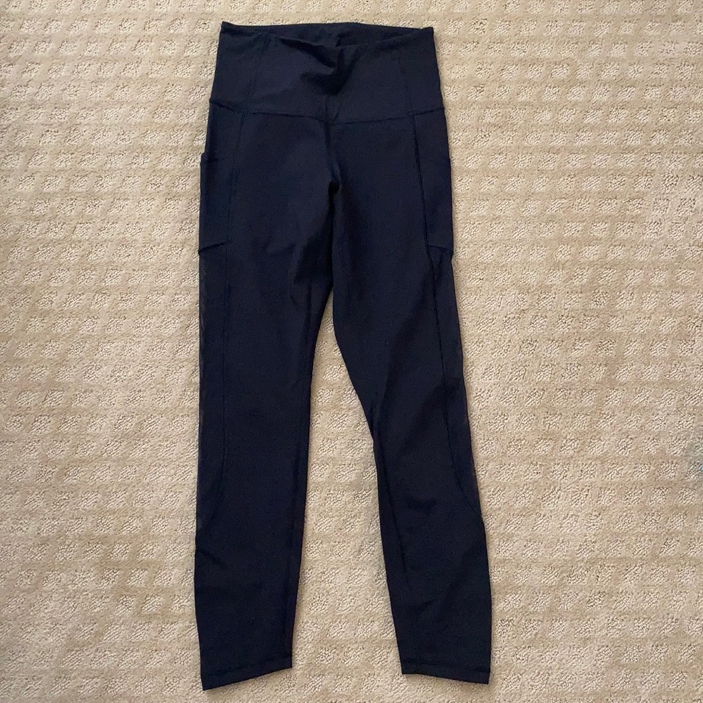 Black Lululemon leggings